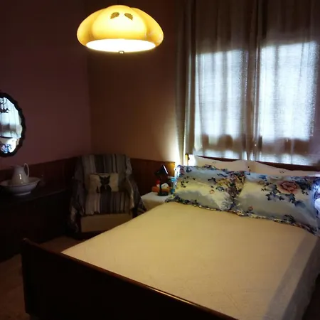 Perky Roses Home, Mountain Meets Sea In Milies, Pelion * Miléai