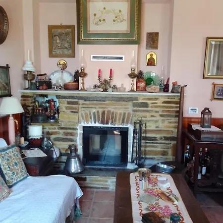 Perky Roses Home, Mountain Meets Sea In Milies, Pelion * Miléai