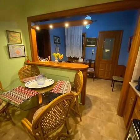 Perky Roses Home, Mountain Meets Sea In Milies, Pelion