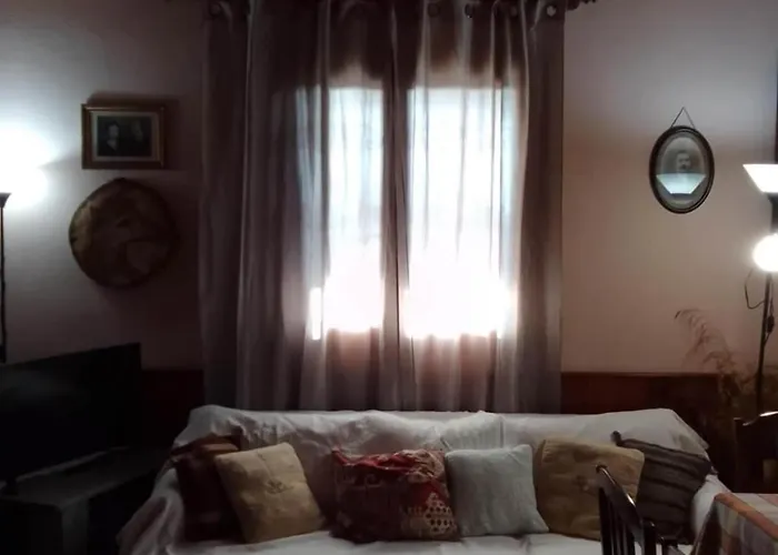 Case de vacanță Perky Roses Home, Mountain Meets Sea In Milies, Pelion