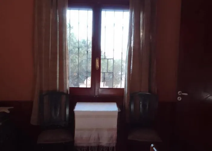 Perky Roses Home, Mountain Meets Sea In Milies, Pelion * Miléai